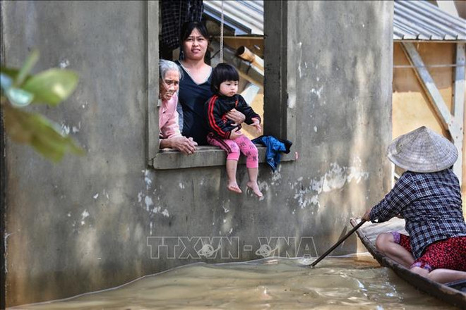 Vietnamitas en Ucrania apoyan a pobladores afectados por desastres naturales en región central ảnh 1 Vietnamitas en Ucrania apoyan a pobladores afectados por desastres naturales en región central ảnh 1