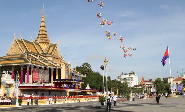 Vietnam felicita a Camboya por su Día de la Independencia ảnh 1 Vietnam felicita a Camboya por su Día de la Independencia ảnh 1