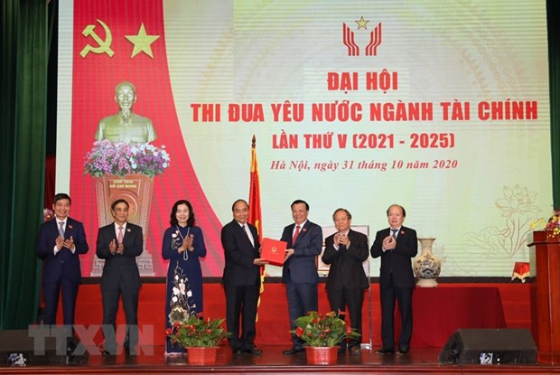 Premier vietnamita exhorta a sector financiero a maximizar uso de recursos de capitales ảnh 1 Premier vietnamita exhorta a sector financiero a maximizar uso de recursos de capitales ảnh 1