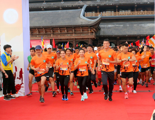 En Vietnam maratón caritativo a favor de niños con enfermedades oculares ảnh 1 En Vietnam maratón caritativo a favor de niños con enfermedades oculares ảnh 1