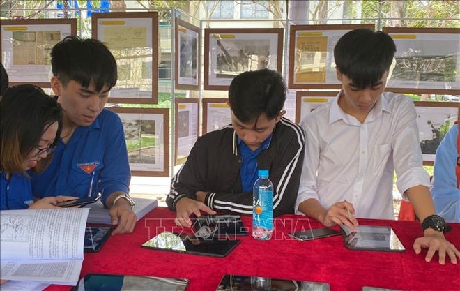 Exhibición en Da Nang afirma la soberanía de Vietnam sobre los archipiélagos de Hoang Sa y Truong Sa ảnh 1 Exhibición en Da Nang afirma la soberanía de Vietnam sobre los archipiélagos de Hoang Sa y Truong Sa ảnh 1