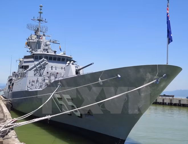Buque australiano HMAS Ballarat visita Da Nang ảnh 1 Buque australiano HMAS Ballarat visita Da Nang ảnh 1