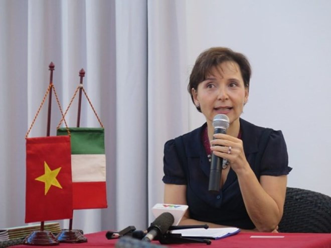 Celebran encuentro amistoso en Hanoi por Fiesta de la República Italiana ảnh 1