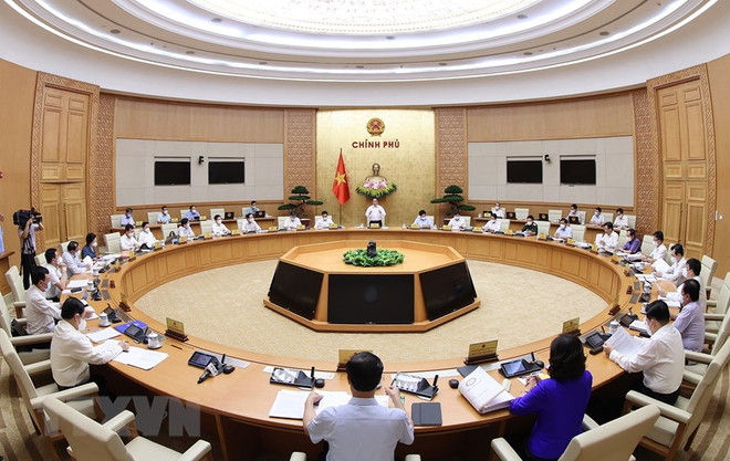 Primer ministro vietnamita preside reunión de Gobierno correspondiente a junio ảnh 1 Primer ministro vietnamita preside reunión de Gobierno correspondiente a junio ảnh 1