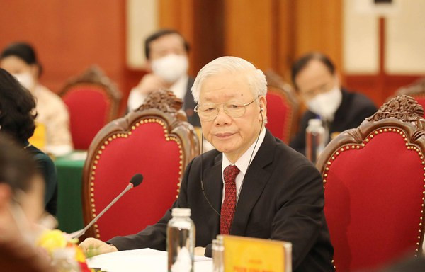 Aprecian en Francia pensamiento de dirigente partidista vietnamita sobre el socialismo ảnh 2 Aprecian en Francia pensamiento de dirigente partidista vietnamita sobre el socialismo ảnh 2