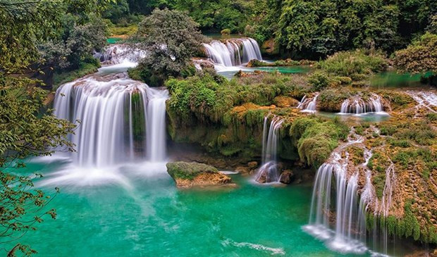 Presentan 100 maravillas naturales de Vietnam en botellas de agua La Vie ảnh 5 Presentan 100 maravillas naturales de Vietnam en botellas de agua La Vie ảnh 5