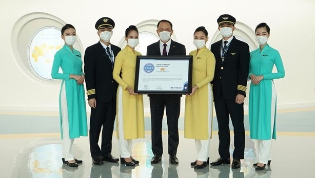 Vietnam Airlines recibe certificado de cinco estrellas en seguridad y prevención contra el COVID-19 ảnh 1 Vietnam Airlines recibe certificado de cinco estrellas en seguridad y prevención contra el COVID-19 ảnh 1