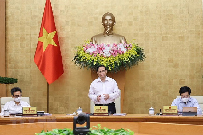 Primer ministro vietnamita preside reunión de Gobierno correspondiente a junio ảnh 2 Primer ministro vietnamita preside reunión de Gobierno correspondiente a junio ảnh 2