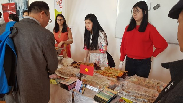 Vietnam participa en actividad caritativa “Sabores de Asia” en Ginebra ảnh 1