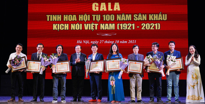 Gala artística concluye semana conmemorativa por centenario de arte dramático vietnamita ảnh 2