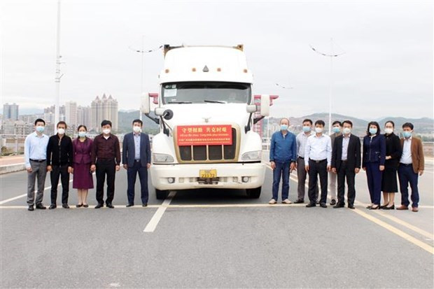 China otorga suministros médicos contra el COVID-19 a provincias vietnamitas ảnh 1