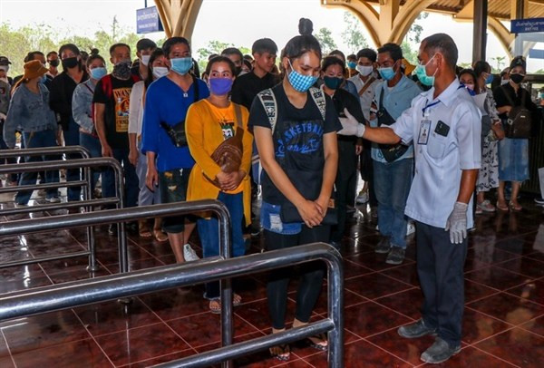 Laos exhorta a su población a continuar observando medidas preventivas del COVID-19 ảnh 1