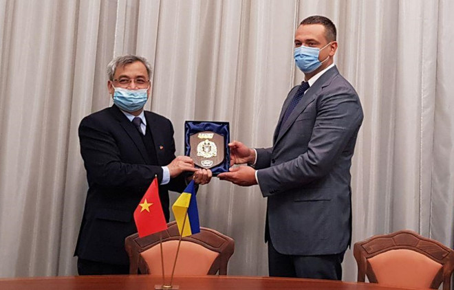 Promueven cooperación técnica militar entre Vietnam-Ucrania ảnh 1