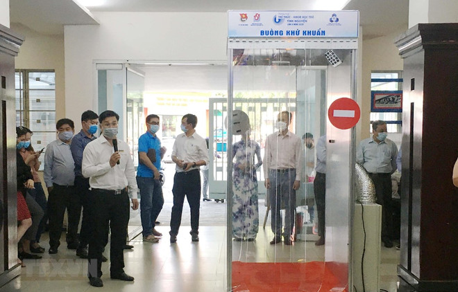 Crean en Vietnam cámaras móviles que permiten desinfectar el cuerpo en 30 segundos ảnh 1