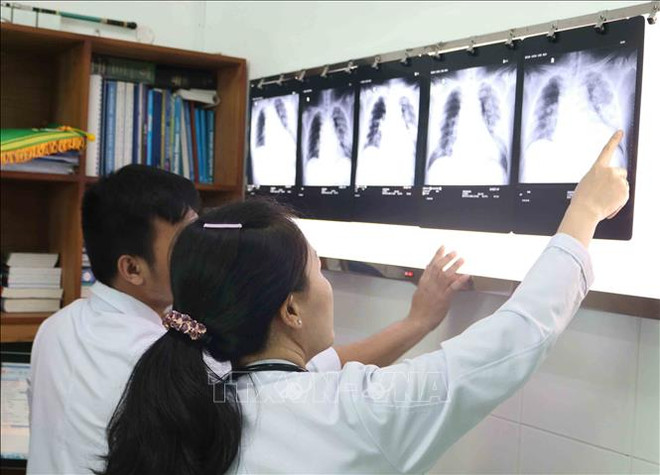 Agradece China a hospital vietnamita por la atención médica a casos de SARS-CoV-2 ảnh 1