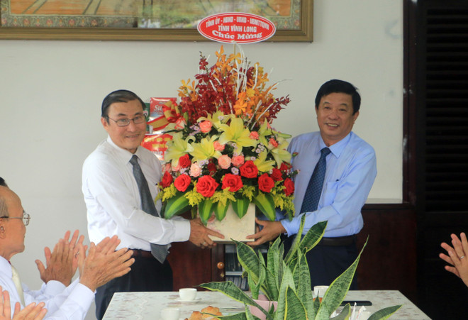 Felicitan a católicos en provincia vietnamita de Vinh Long en ocasión de Pascua ảnh 2 Felicitan a católicos en provincia vietnamita de Vinh Long en ocasión de Pascua ảnh 2