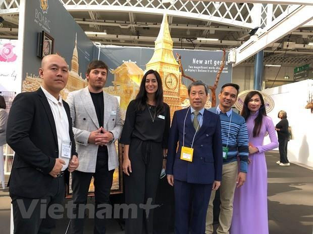 Acaparan productos artesanales de Vietnam la atención en Feria Internacional de Londres ảnh 1 Acaparan productos artesanales de Vietnam la atención en Feria Internacional de Londres ảnh 1