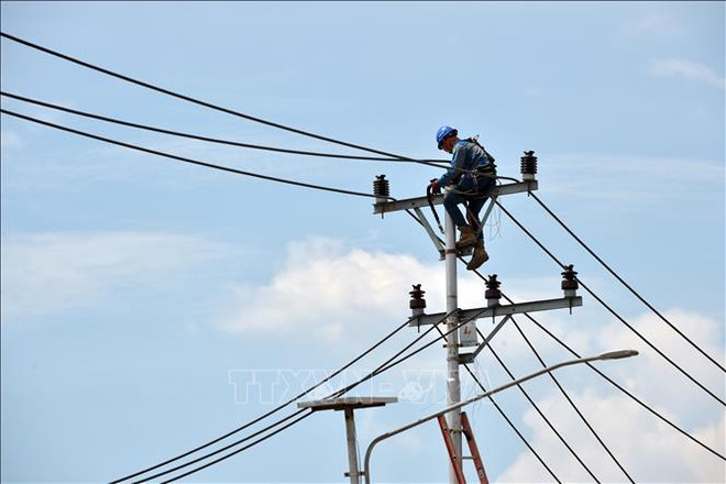 Proyecta Indonesia concluir electrificación completa en 2020 ảnh 1