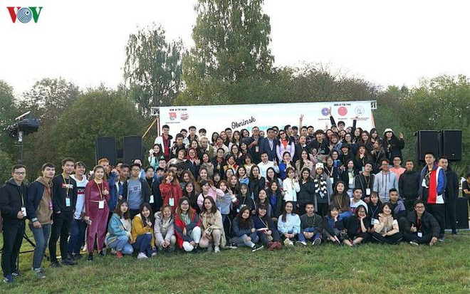 Participan estudiantes vietnamitas en Campamento de Verano en Rusia ảnh 1 Participan estudiantes vietnamitas en Campamento de Verano en Rusia ảnh 1