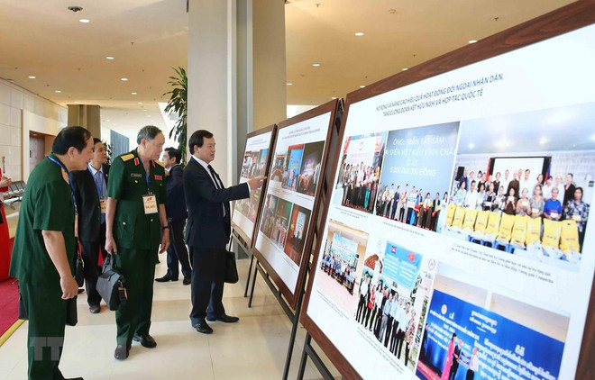 Exhiben fotos en saludo al XI Congreso del Frente de la Patria de Vietnam ảnh 1 Exhiben fotos en saludo al XI Congreso del Frente de la Patria de Vietnam ảnh 1
