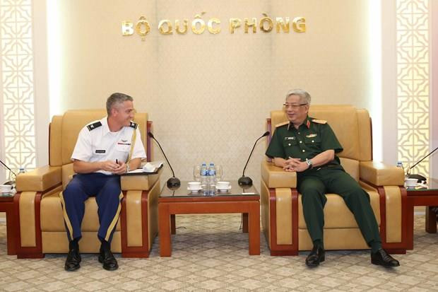Viceministro vietnamita de Defensa recibe a nuevo agregado militar de Estados Unidos ảnh 1 Viceministro vietnamita de Defensa recibe a nuevo agregado militar de Estados Unidos ảnh 1