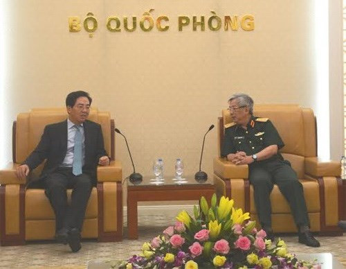 Viceministro vietnamita de Defensa recibe al embajador chino ảnh 1 Viceministro vietnamita de Defensa recibe al embajador chino ảnh 1