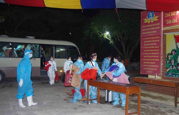 Repatrían a más de 240 ciudadanos vietnamitas de Singapur ảnh 1 Repatrían a más de 240 ciudadanos vietnamitas de Singapur ảnh 1