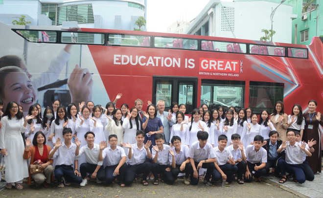 Miles de estudiantes vietnamitas participan en proyecto británico de educación ảnh 1 Miles de estudiantes vietnamitas participan en proyecto británico de educación ảnh 1