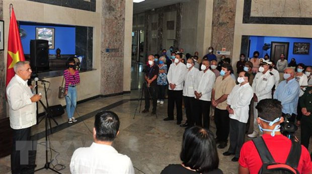 Inauguran muestra fotográfica por 60 años de relaciones Vietnam – Cuba ảnh 1 Inauguran muestra fotográfica por 60 años de relaciones Vietnam – Cuba ảnh 1