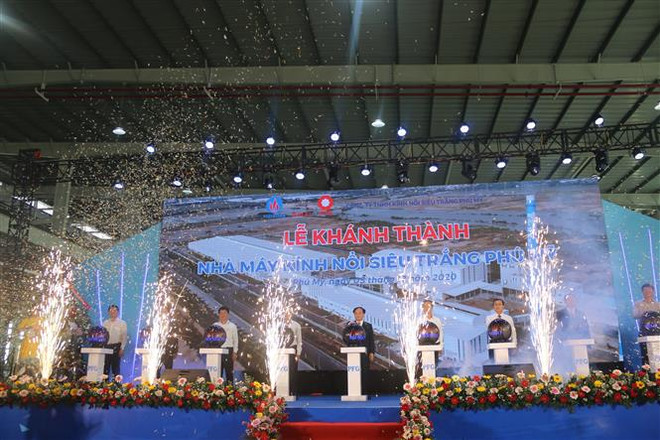 Comienzan construcción de fábrica de vidrio flotado súper blanco en provincia vietnamita ảnh 1 Comienzan construcción de fábrica de vidrio flotado súper blanco en provincia vietnamita ảnh 1