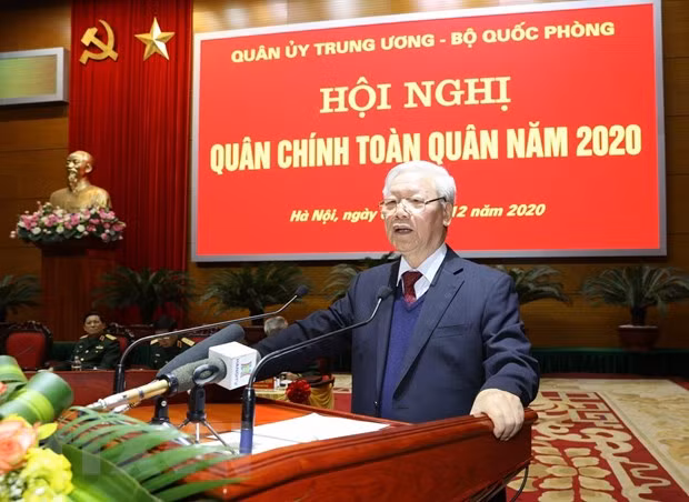 Máximo dirigente de Vietnam destaca cumplimiento de misiones de defensa en 2020 ảnh 1