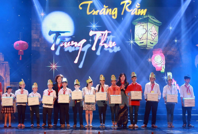 Actividades del festival otoñal brindan alegría a infantes ảnh 2 Actividades del festival otoñal brindan alegría a infantes ảnh 2