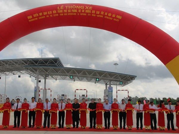 En operación segundo tramo de autopista Hanoi- Hai Phong ảnh 1 En operación segundo tramo de autopista Hanoi- Hai Phong ảnh 1