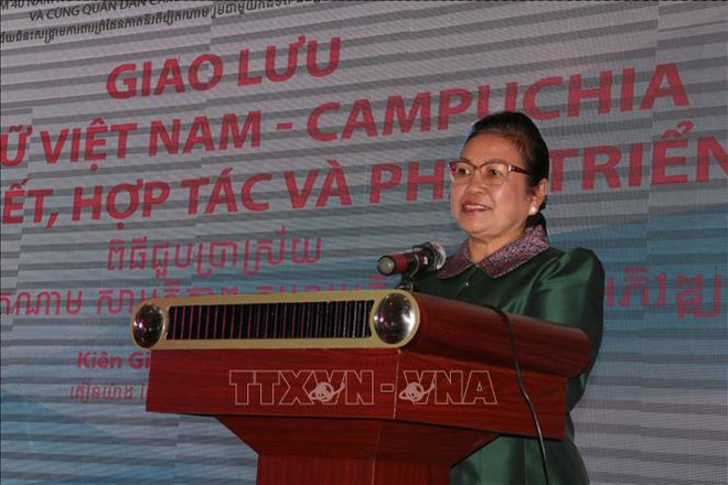 Mujeres vietnamitas y camboyanas trabajan por solidaridad y cooperación bilateral ảnh 1 Mujeres vietnamitas y camboyanas trabajan por solidaridad y cooperación bilateral ảnh 1