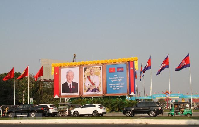 Máximo dirigente de Vietnam concluye su visita a Laos y Camboya ảnh 1 Máximo dirigente de Vietnam concluye su visita a Laos y Camboya ảnh 1