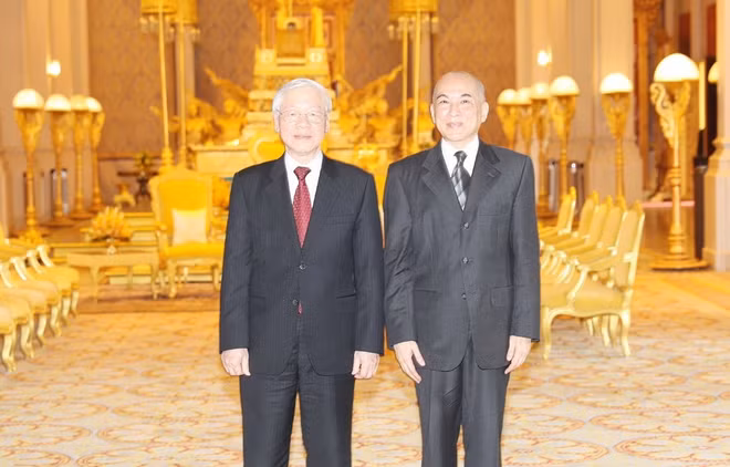 Máximo dirigente de Vietnam se reúne con rey de Camboya ảnh 1