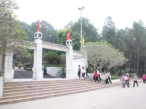 Rinden tributo a voluntarias caídas en encrucijada Dong Loc ảnh 1 Rinden tributo a voluntarias caídas en encrucijada Dong Loc ảnh 1