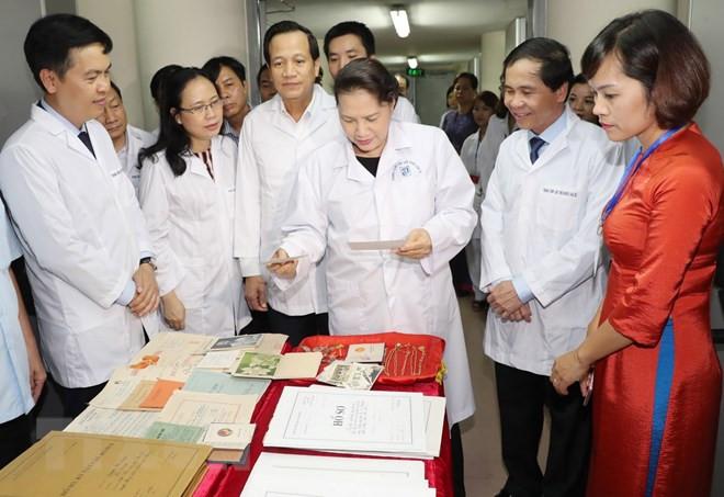 Presidenta del Parlamento de Vietnam visita el archivo donde se guardan miles de documentos de la guerra ảnh 1 Presidenta del Parlamento de Vietnam visita el archivo donde se guardan miles de documentos de la guerra ảnh 1