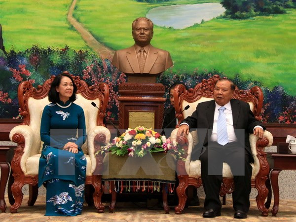 Vietnam y Laos intensifican intercambios teóricos ảnh 1 Vietnam y Laos intensifican intercambios teóricos ảnh 1