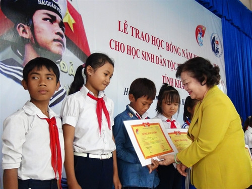 Gestos patrióticos de residentes vietnamitas en Australia ảnh 1 Gestos patrióticos de residentes vietnamitas en Australia ảnh 1
