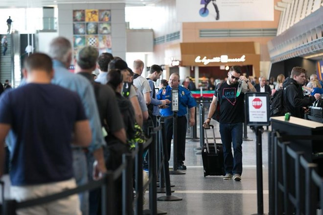 Vietnam extiende plazo para exención de visado a turistas de cinco países europeos ảnh 1 Vietnam extiende plazo para exención de visado a turistas de cinco países europeos ảnh 1