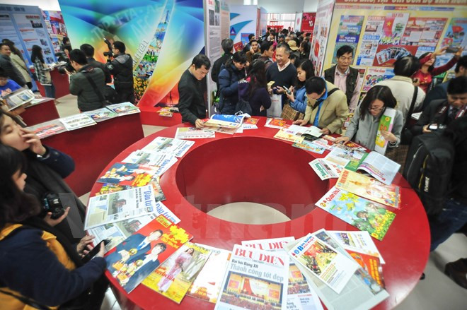 Efectúan muestra de fotos por el Día de la Prensa Revolucionaria de Vietnam ảnh 1