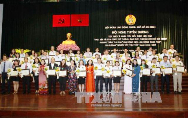 Honran a personas destacadas en campaña de seguir el ejemplo de Ho Chi Minh ảnh 1 Honran a personas destacadas en campaña de seguir el ejemplo de Ho Chi Minh ảnh 1