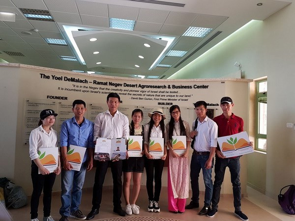 Estudiantes vietnamitas aprenden la agricultura avanzada de Israel ảnh 1 Estudiantes vietnamitas aprenden la agricultura avanzada de Israel ảnh 1