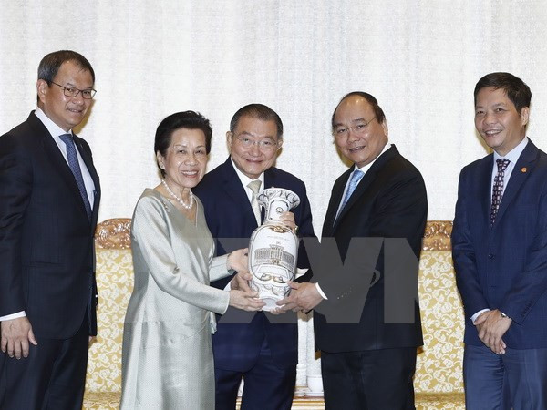 Premier vietnamita se compromete a ofrecer condiciones preferenciales a inversionistas ảnh 1