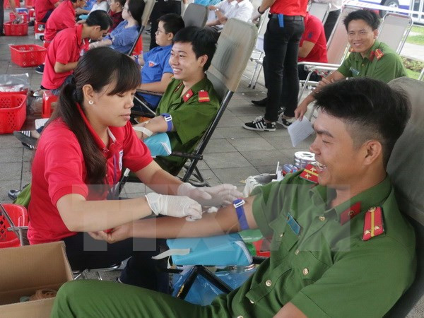 Honran a donantes de sangre vietnamitas en todo el país ảnh 1 Honran a donantes de sangre vietnamitas en todo el país ảnh 1