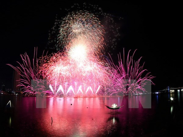 Festival de fuegos artificiales Da Nang 2017 culminará con espectáculos extraordinarios ảnh 1 Festival de fuegos artificiales Da Nang 2017 culminará con espectáculos extraordinarios ảnh 1