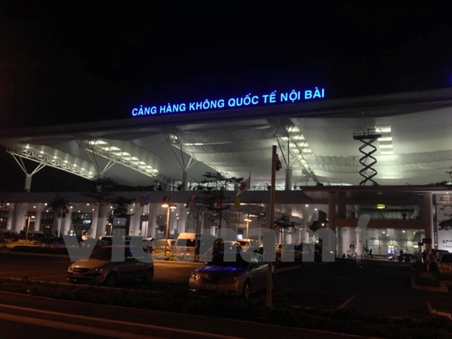 Dos tailandeses detenidos en aeropuerto de Noi Bai por tenencia ilegal de armas ảnh 1 Dos tailandeses detenidos en aeropuerto de Noi Bai por tenencia ilegal de armas ảnh 1