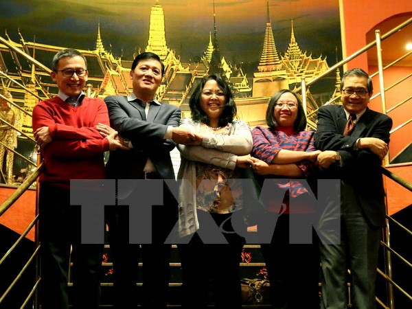 En Praga intercambio de amistad entre diplomáticos de ASEAN ảnh 1 En Praga intercambio de amistad entre diplomáticos de ASEAN ảnh 1