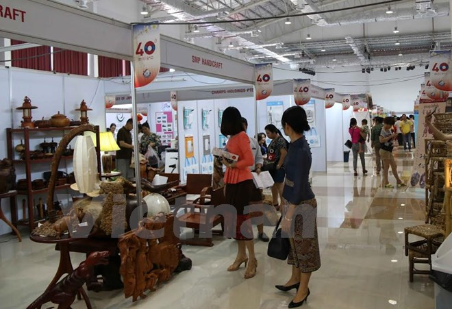 Vietnam asiste a Feria Vientiane Expo 2015 en Laos ảnh 1 Vietnam asiste a Feria Vientiane Expo 2015 en Laos ảnh 1